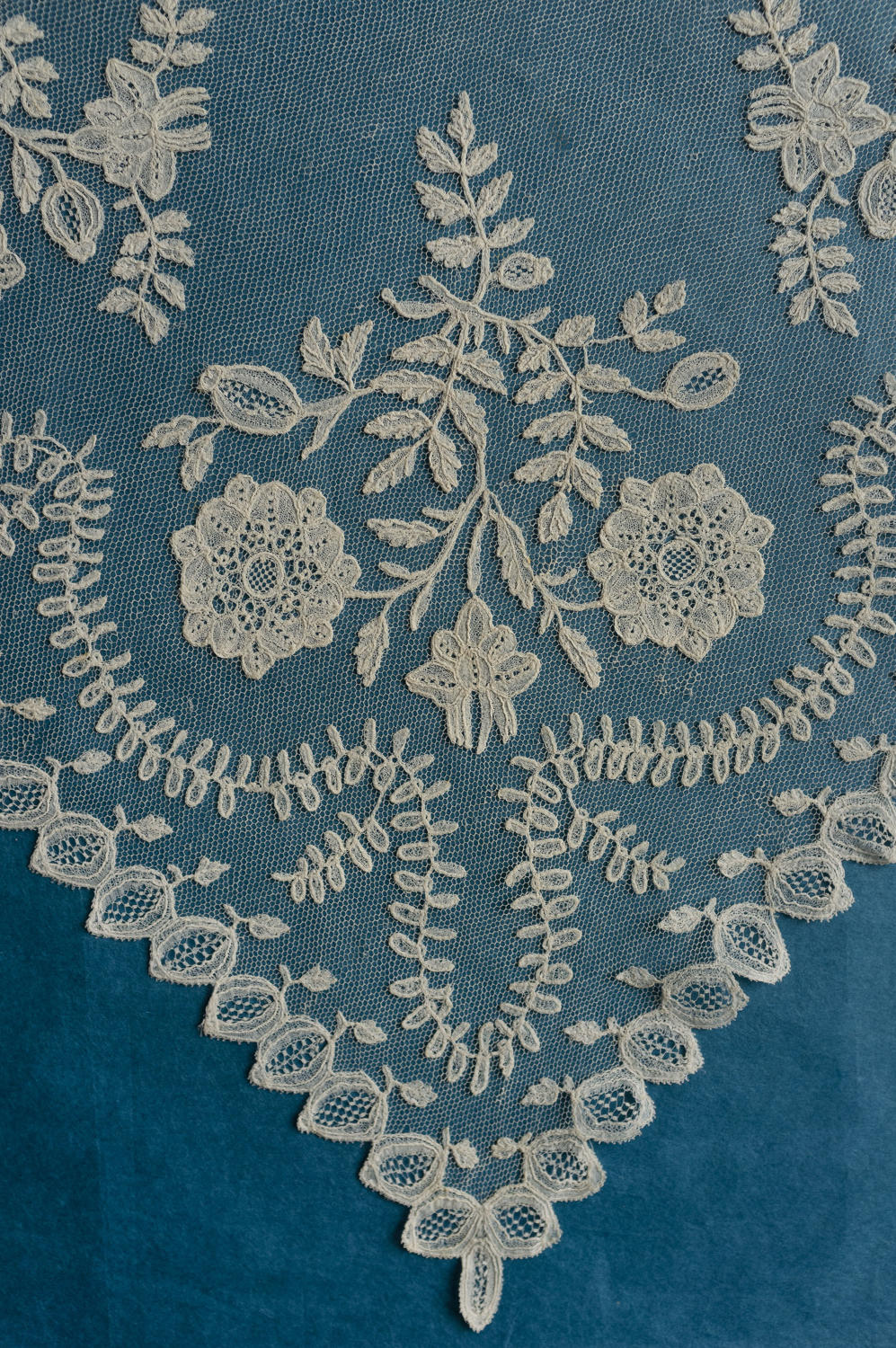 Georgian Brussels Applique Lace Veil with Droschel ground