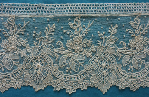 Brussels Point de Gaze Lace Leaf Garland Border