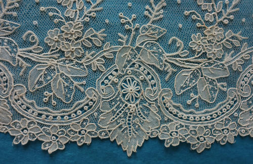 Brussels Point de Gaze Lace Leaf Garland Border