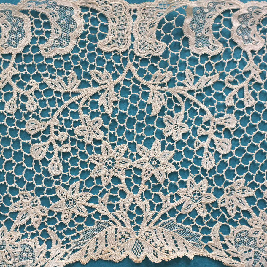 Antique Youghal Needle Lace Collar, circa 1895