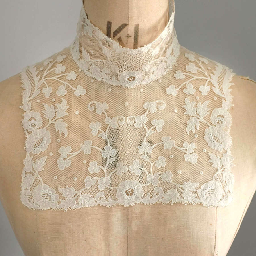 Antique Carrickmacross Lace collar