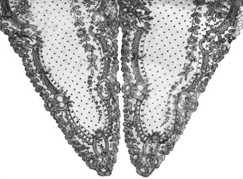 Antique Black Handmade Chantilly Lace Turnover Shawl