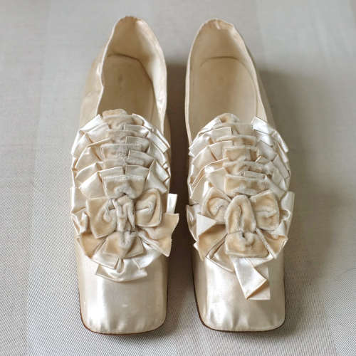 Antique Silk Satin Shoes with Rosette by Mayer, Paris circa 1850