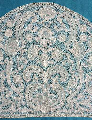 Antique 18th Century  Honiton Lace Cap Back