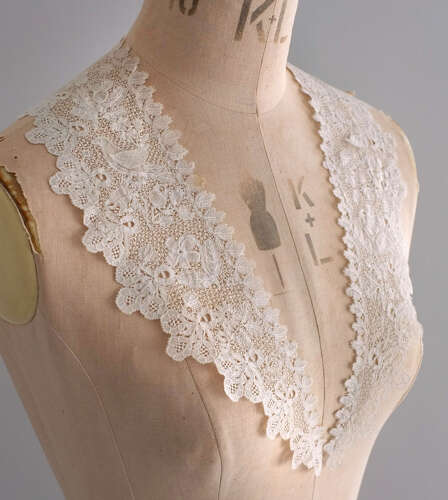Antique Honiton Bobbin Lace Collar with Birds