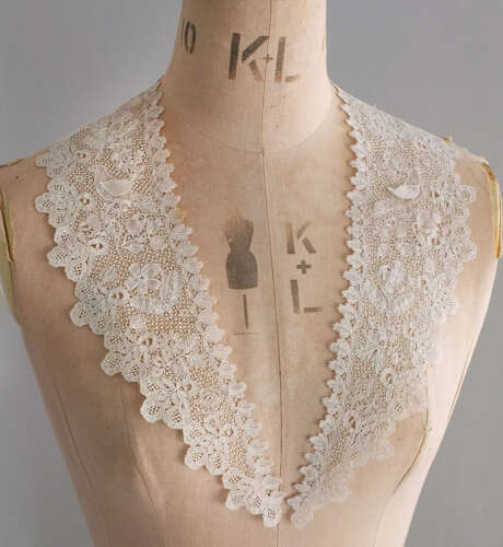 Antique Honiton Bobbin Lace Collar with Birds