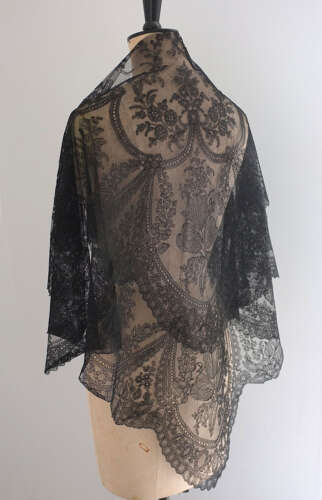 Antique Black Chantilly Lace Foldover Shawl With Tulips