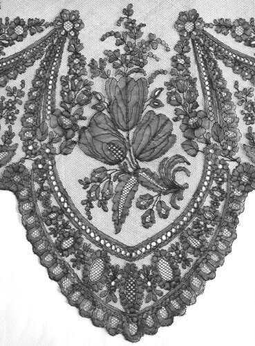 Antique Black Chantilly Lace Foldover Shawl With Tulips