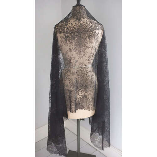 Antique Chantilly Lace Rectangular Shawl