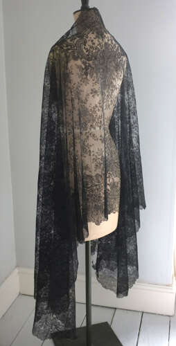 Antique Chantilly Lace Rectangular Shawl