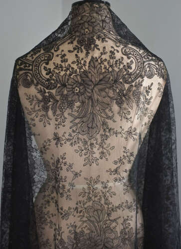 Antique Chantilly Lace Rectangular Shawl