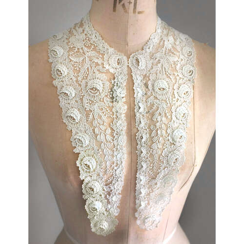 Brussels Point de Gaze Needlelace Collar and Cuffs