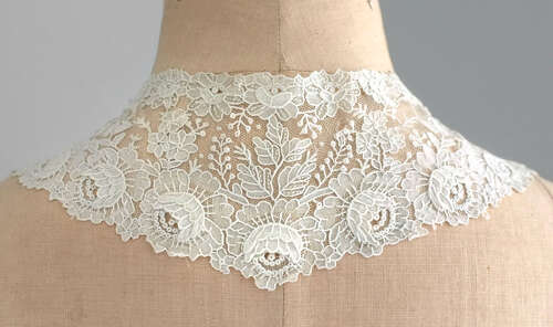 Brussels Point de Gaze Needlelace Collar and Cuffs