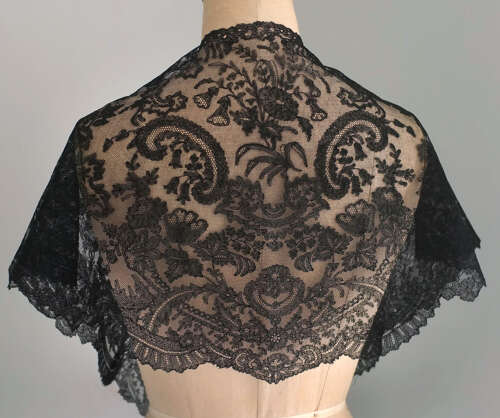 Antique Black Handmade Chantilly Lace Shawl Collar