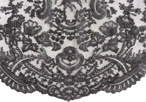 Antique Black Handmade Chantilly Lace Shawl Collar