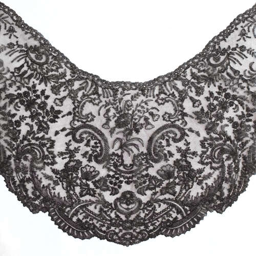 Antique Black Handmade Chantilly Lace Shawl Collar