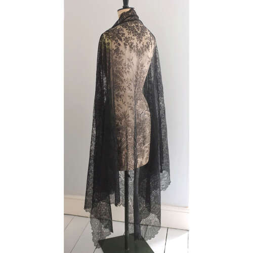 Antique Black Machine Chantilly Lace Shawl