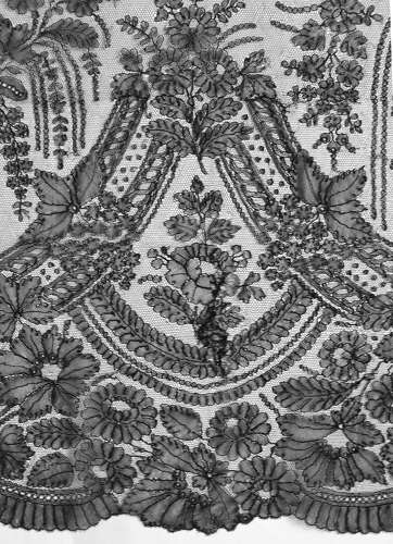 Antique 19th Century Black Chantilly Lace Flounce