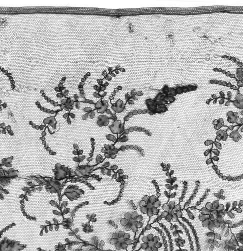 Antique 19th Century Black Chantilly Lace Flounce