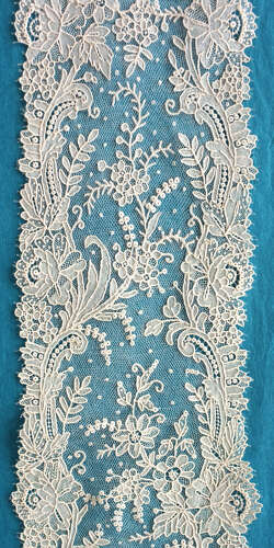Antique Brussels Point de Gaze Lace Scarf / Tie