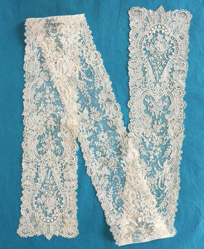 Antique Brussels Point de Gaze Lace Scarf / Tie
